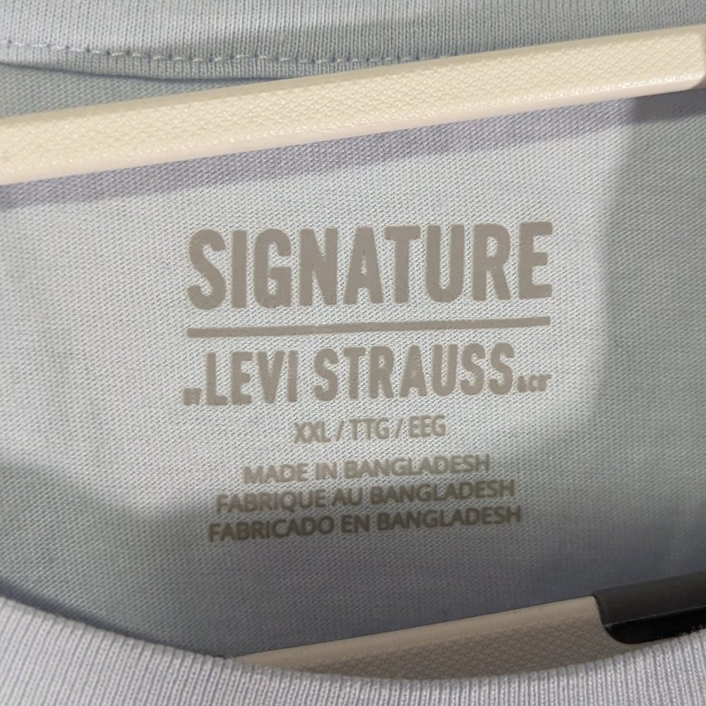 Signature by Levi Strauss Outdoors T-shirt NWT - Picture 4 of 10